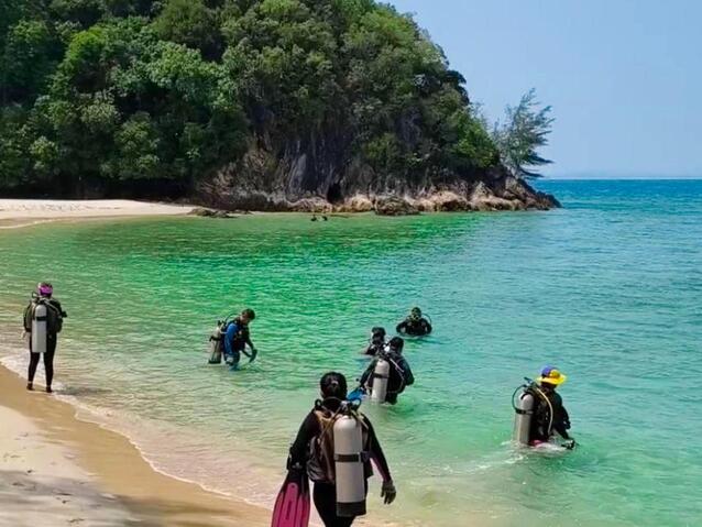 Eco-diver in action
